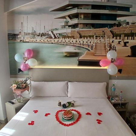 Hotel Bestprice บาเลนเซีย ภายนอก รูปภาพ